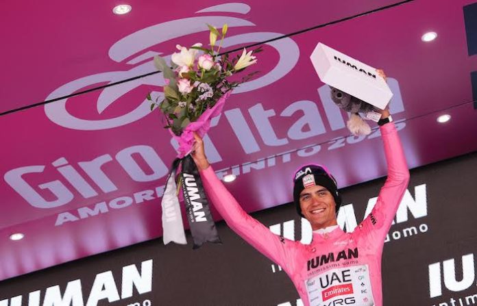 Isaac del Toro doma los Alpes y acaricia la gloria en el Giro de Italia