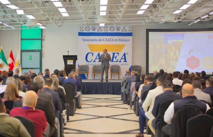 Comparte Andrés Mijes modelo de Escobedo en foro internacional de CALEA