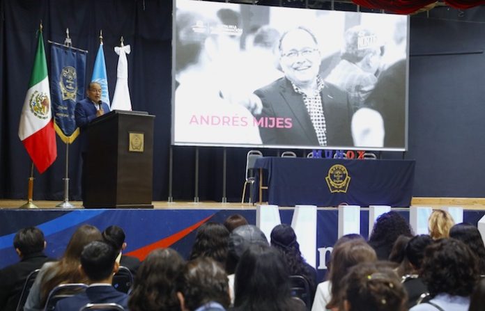 Alcalde Mijes comparte visión de la 4T Norteña con jóvenes estudiantes