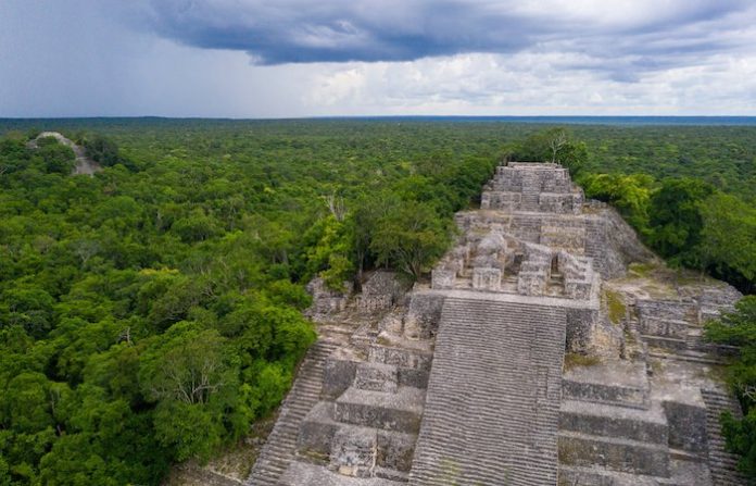 Arqueólogos descubren ciudad maya de casi 3.000 años de antigüedad en el noreste de Guatemala