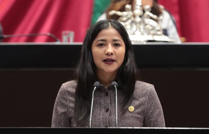 Buscan prohibir uso de menores en propaganda política