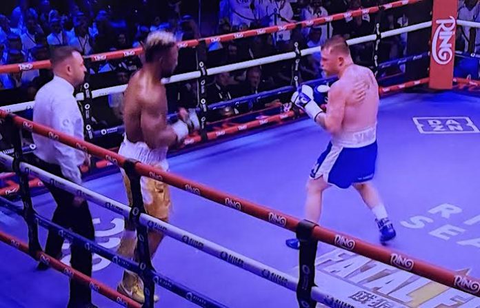 El mexicano ‘Canelo’ Álvarez se proclama campeón absoluto de los supermedianos