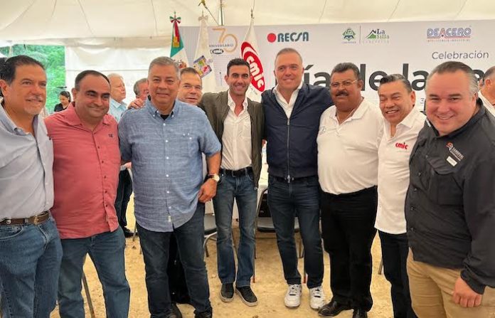 Obreros de la construcción celebran su día entre reconocimientos y compromisos
