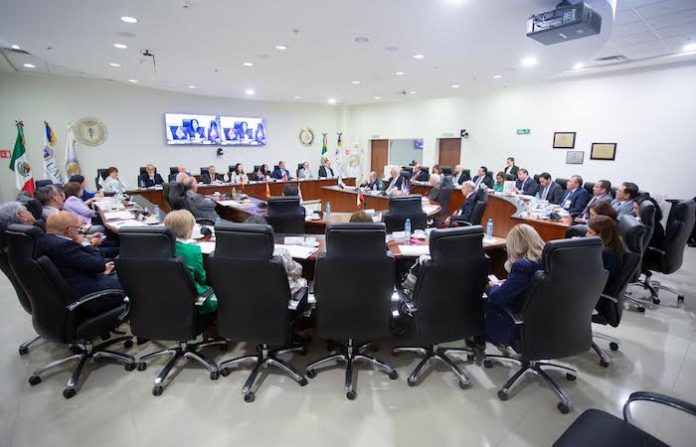 UANL da el salto global: 67 programas educativos con acreditación internacional