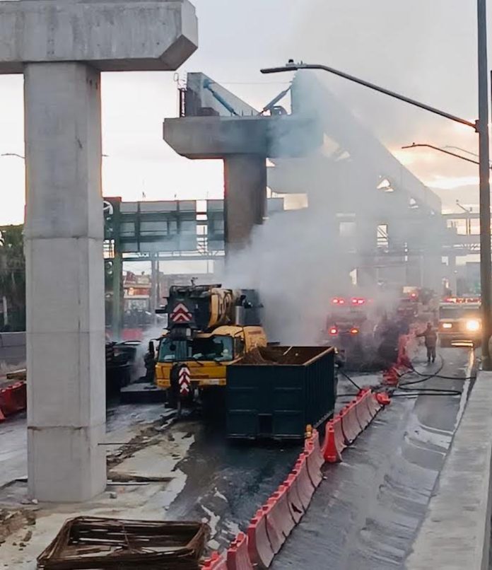 Incendio en grúa paraliza obras de Línea 6 del Metrorrey en Guadalupe