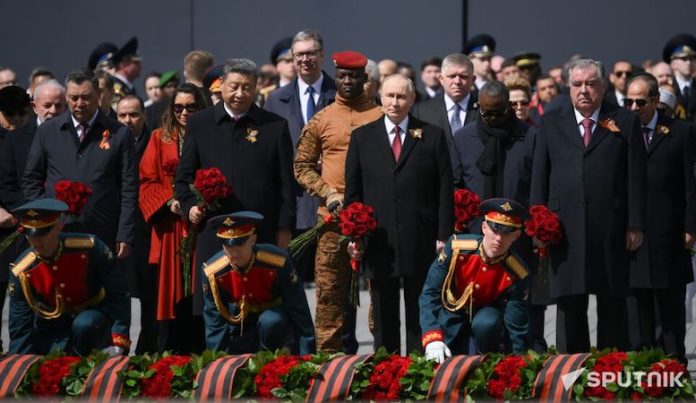 Líderes extranjeros acompañan a Putin en ofrenda floral ante Tumba del Soldado Desconocido