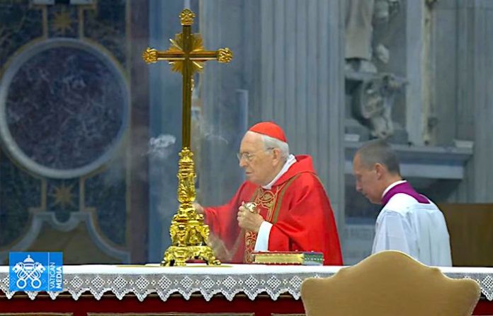 Nuevo papa liderará la Iglesia en momento difícil, afirma decano del Colegio Cardenalicio