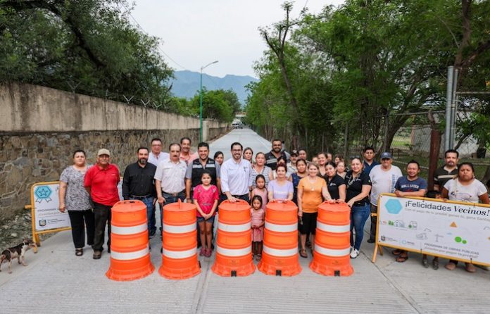 David de la Peña entrega pavimentación en Los Cavazos como parte de obras anuales