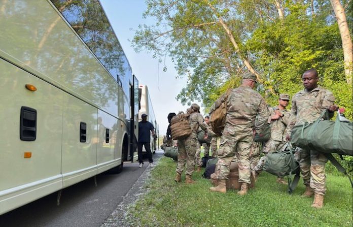 Gobernador de Texas anuncia el despliegue de la Guardia Nacional para preservar el orden