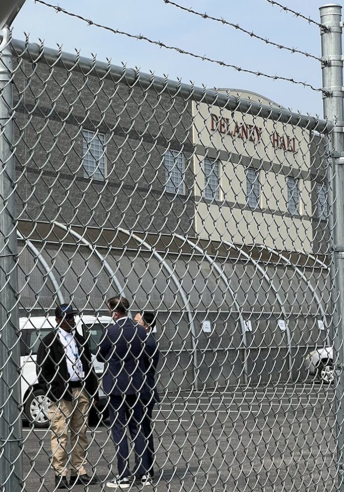 Video: Cuatro inmigrantes se escapan de centro de detención en Nueva Jersey