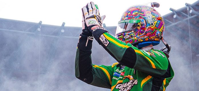 Suárez escribe hazaña en casa con remontada épica en NASCAR Xfinity