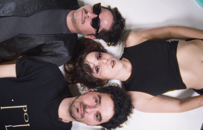 Zimmer y Los Eclipses lanzan el explosivo himno “Es Mi Momento”