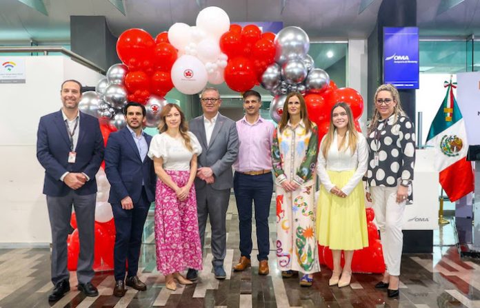 Nuevo León fortalece lazos con Canadá con nueva ruta aérea a Toronto