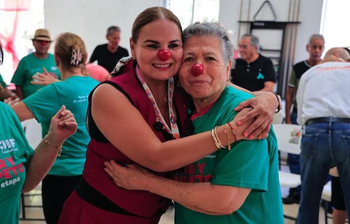 Guadalupe fomenta bienestar emocional en adultos mayores con risoterapia