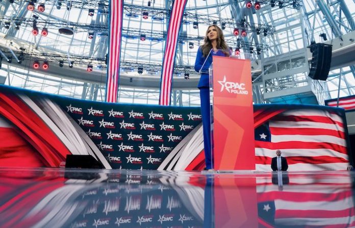 Secretaria de Seguridad de EU arrasa contra Harvard: “Tuvo oportunidad de hacer lo correcto”