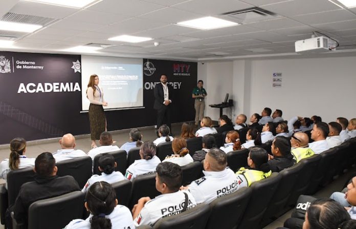 Capacitan a policías de Monterrey para proteger a niñas, niños y adolescentes migrantes