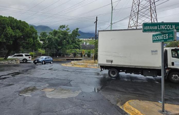 Guadalupe busca mejorar tráfico en Contry La Silla con cierre parcial de retornos