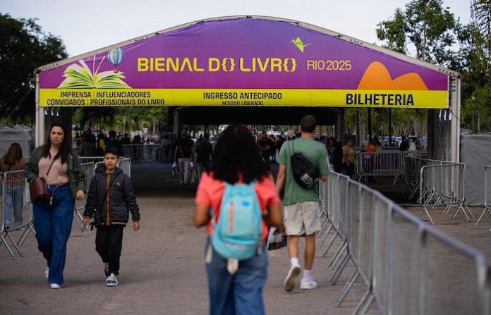 La Bienal del Libro, parque de atracciones para los jóvenes lectores brasileños
