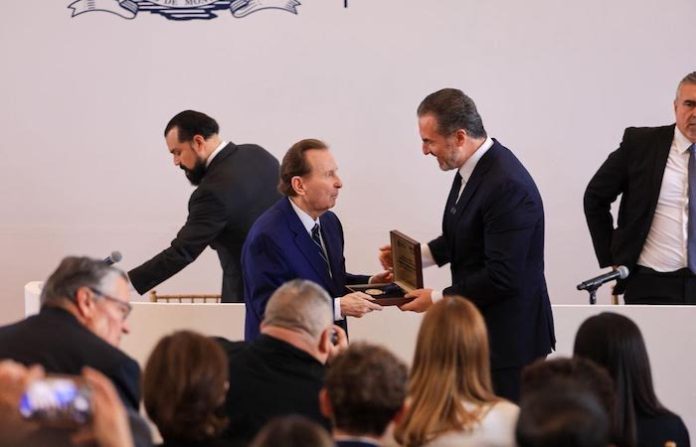 Reconocen a Tomás González Sada con la Medalla al Mérito Emprendedor y Empresarial 2025