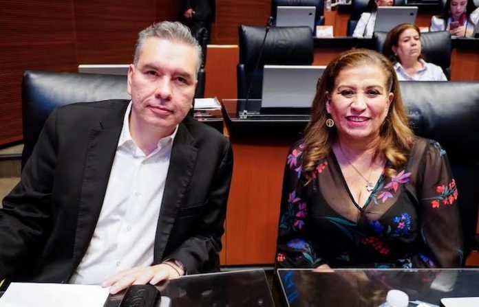 Celebran Waldo Fernández y Judith Díaz nueva ley que busca cerrar la brecha digital en México