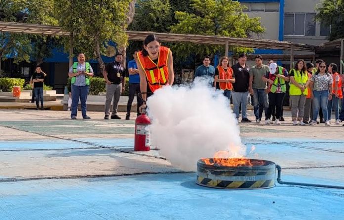 Alumnos de la Prepa 8 se forman como brigadistas de Protección Civil en Guadalupe