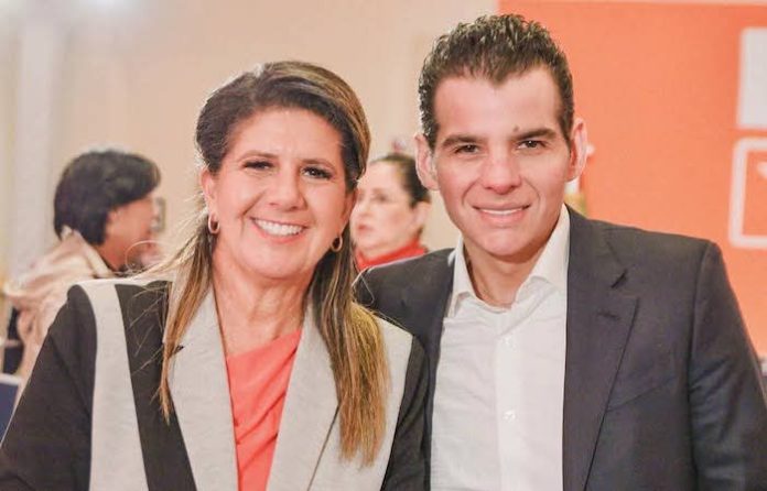 Mike Flores cierra filas con Martha Herrera al frente de MC Monterrey