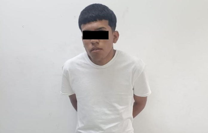 Lo detienen por falta administrativa y descubren que tenía droga y orden de aprehensión