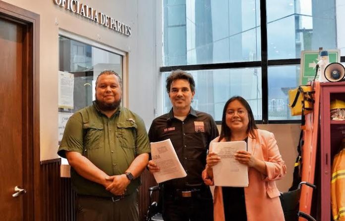 Acusan a Contralora y Alcalde de Santa Catarina por presunto abuso de funciones y desvío de recursos