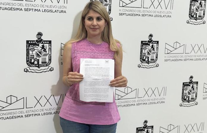 Proponen castigo con cárcel por dejar a menores solos en vehículos