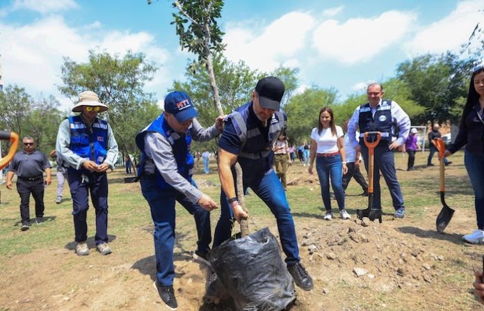 Monterrey inicia cruzada de reforestación urbana con meta de 85 mil árboles