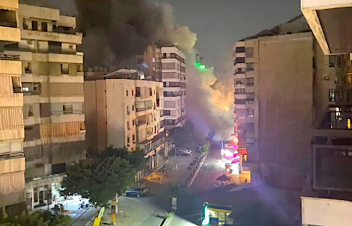 Habitantes de suburbio al sur de Beirut evacúan la zona ante amenaza de bombardeos israelíes