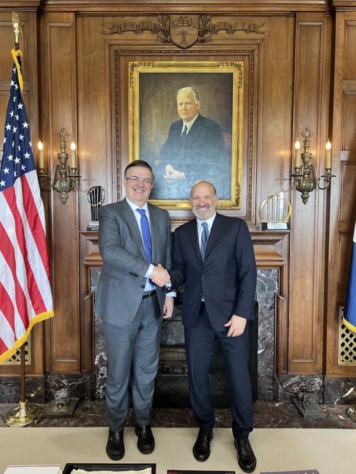 México y EU buscan salida a disputa arancelaria; Ebrard reporta avances sin detallar acuerdos