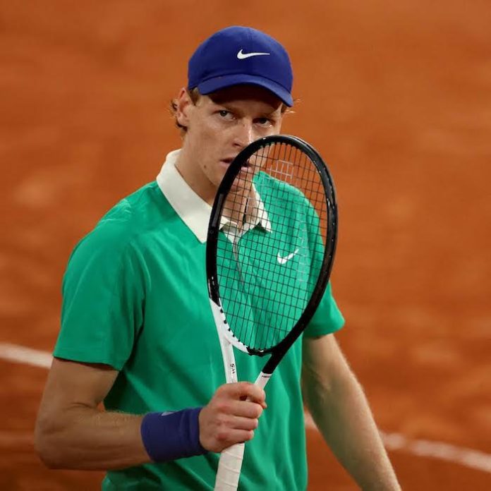 Jannik Sinner vence a Djokovic para asegurar pase a la final del Roland Garros ante Carlos Alcaraz