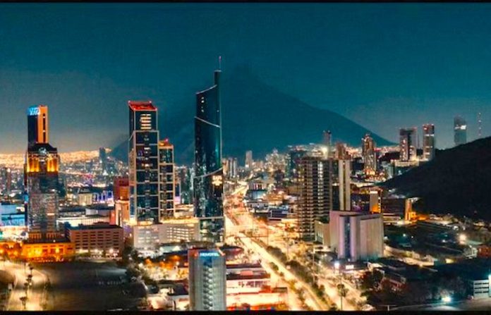 Policía de San Pedro captura a tres sujetos armados; uno buscado en EU por fraude