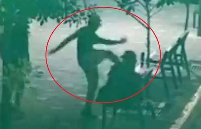 Detienen a pareja en el centro de Monterrey; les hallan mariguana y son vinculados a robo violento