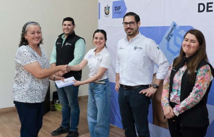 Reconocen en Santiago la labor invisible de los cuidadores con apoyo económico y acompañamiento