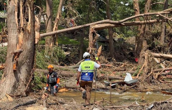 Rescatistas de San Pedro se suman a operativo en Texas tras devastadoras inundaciones