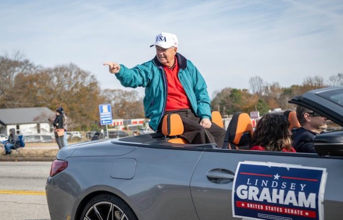Senador Lindsey Graham amenaza a China, Brasil e India por cooperación con Rusia