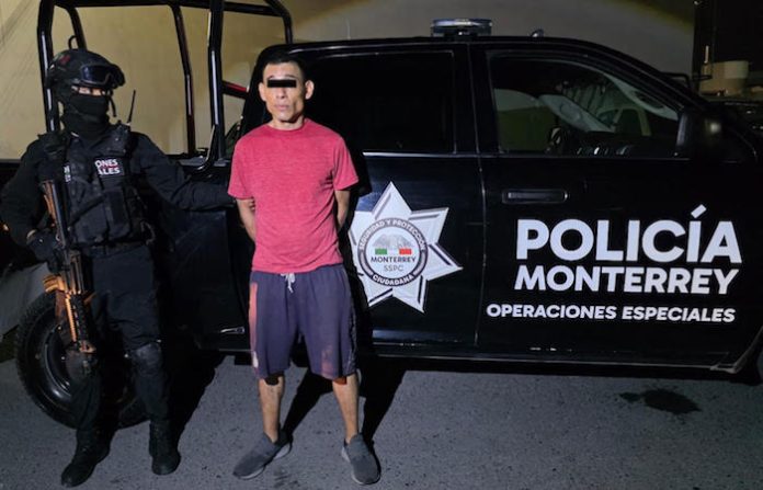 Lo detienen por agredir a su padre y amenazarlo con un arma tras negarle dinero