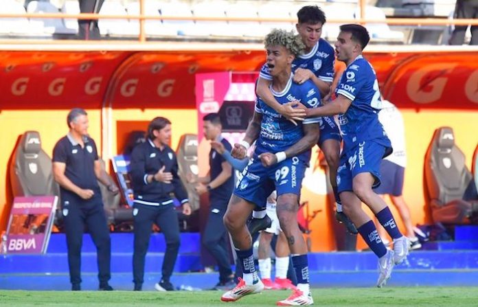 Rayados inicia con tropiezo: Pachuca impone condiciones y se lleva la victoria en el Hidalgo