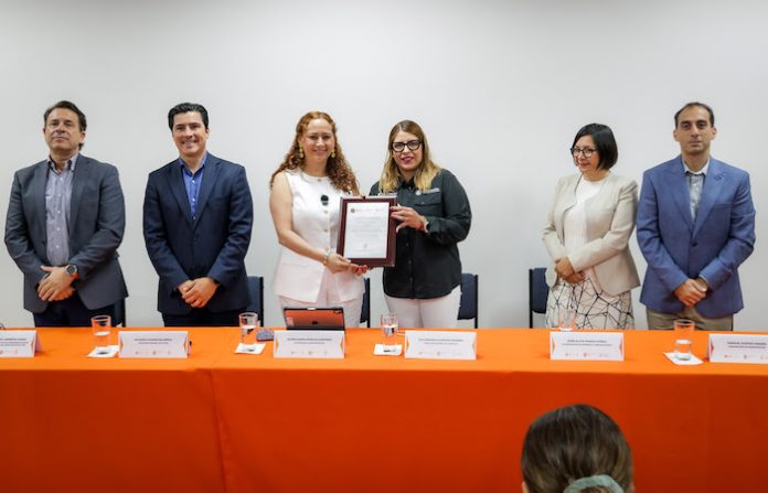 Nuevo León ya certifica talento: el gobierno ahora califica a sus propios servidores públicos