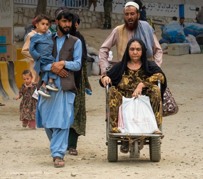 La ONU asigna $10 millones de ayuda a los afganos deportados de Irán y Pakistán