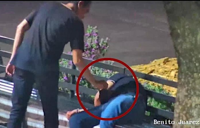 Ni dormido está uno a salvo: detenido por robar celular en plena plaza pública