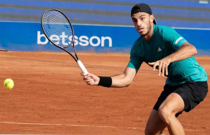 Cerúndolo se lleva el clásico argentino ante Navone y avanza en Bastad