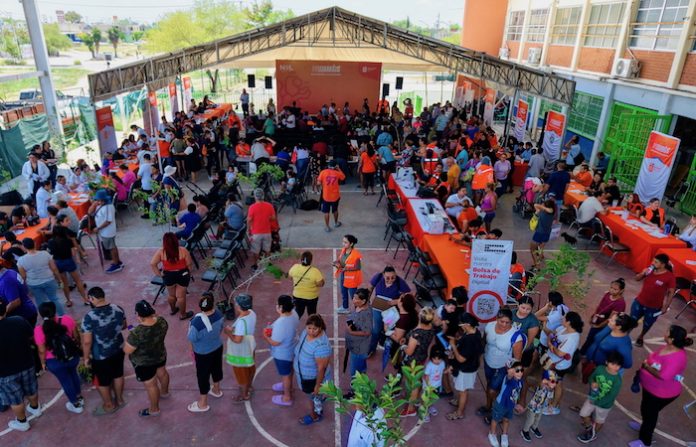 Gobierno estatal escucha y atiende a Cadereyta en su propia colonia