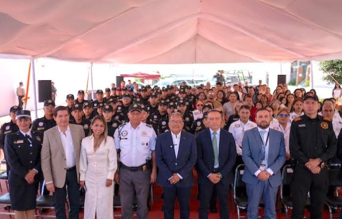 Escobedo fortalece PROXPOL con 35 nuevos policías y premia actos heroicos