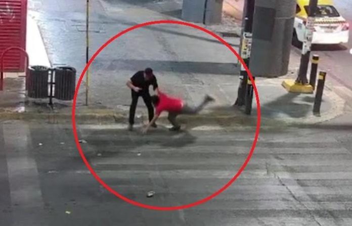 Video: Lo cachan en vivo y a todo color: pensó que podía pelear sin público, pero el C4 no perdona