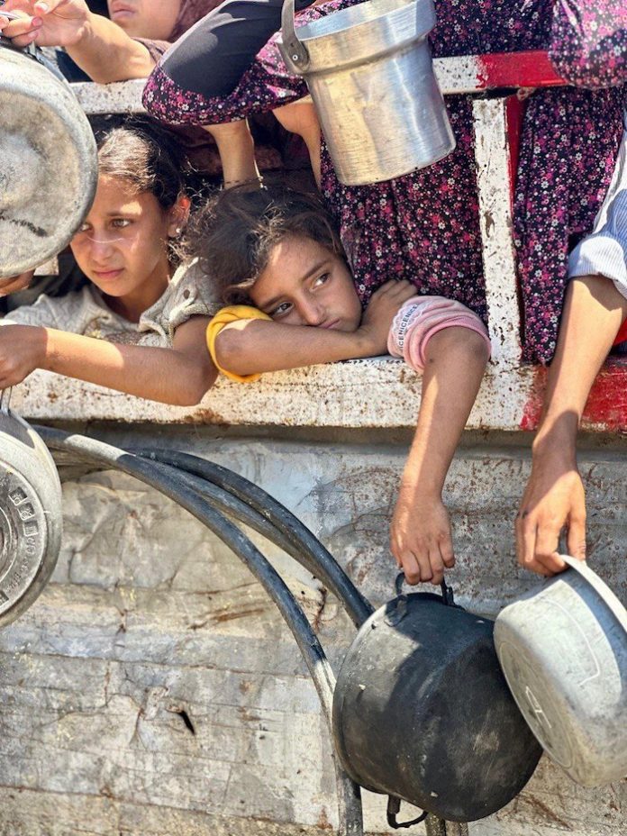 Más de 15.500 habitantes de Gaza necesitan evacuación médica urgente, declara la OMS