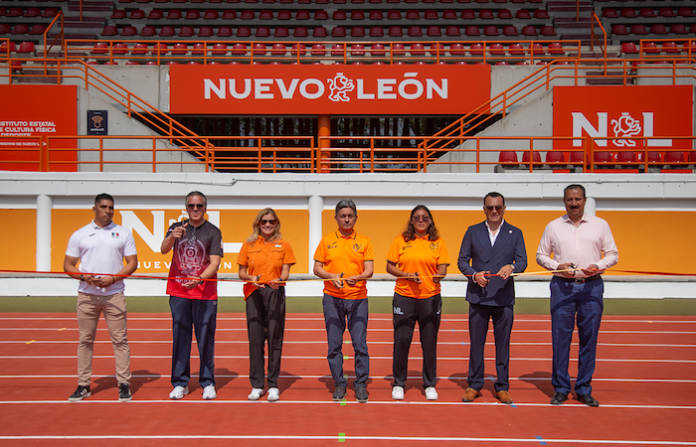 Inaugura INDE nueva imagen de la pista de atletismo del CARE