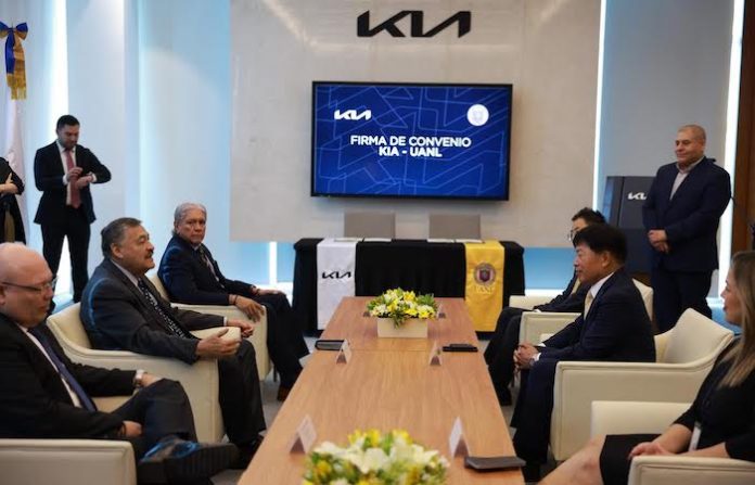 Kia México y la UANL unen fuerzas para abrir camino al talento universitario